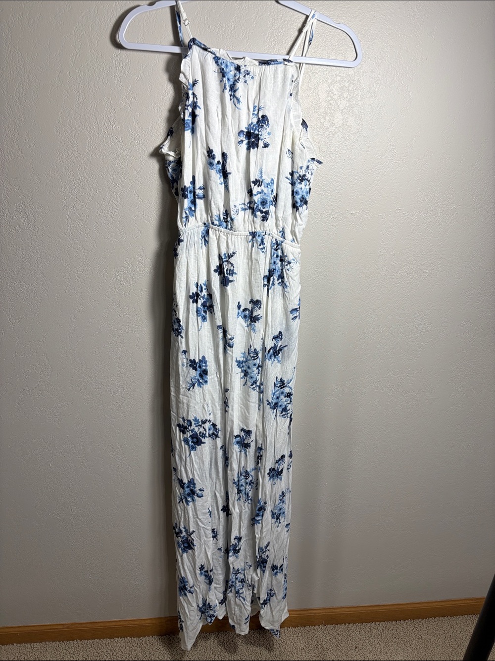 Moon River White with Blue Floral Print Tie Back Maxi Dress | M